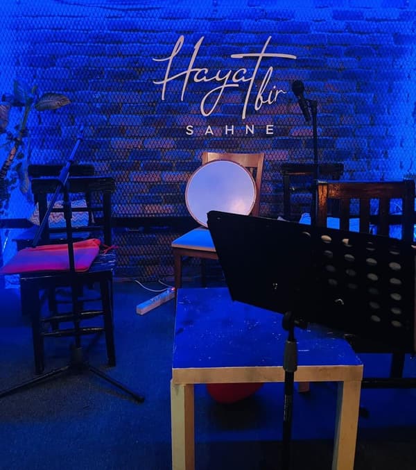 Hayat Bir Sahne - 10. Fotoğraf