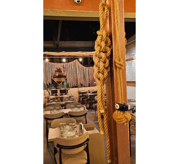 Patron Şapkalı Meyhane - 9. Fotoğraf
