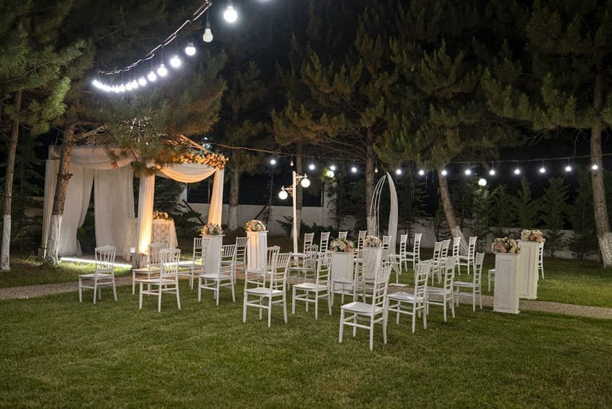 Mango Garden İs Sahne 