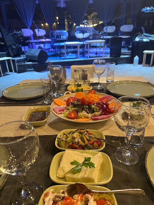 Mango Garden İs Sahne  - 8. Fotoğraf